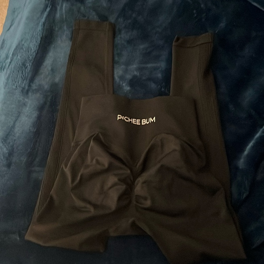 Peachee Bum leggings